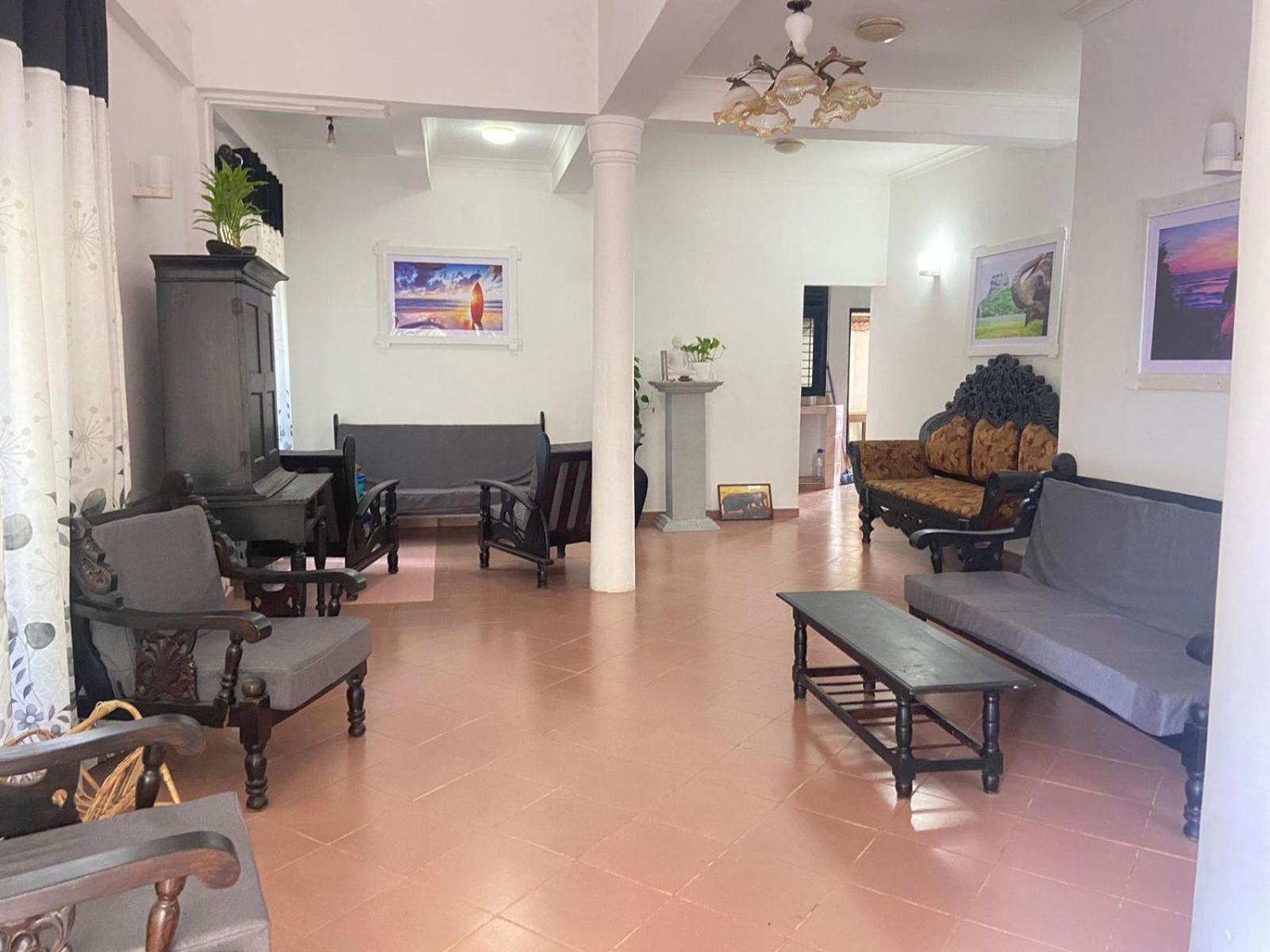 Hiricurry Hostel & Restaurant Dikwella Bagian luar foto
