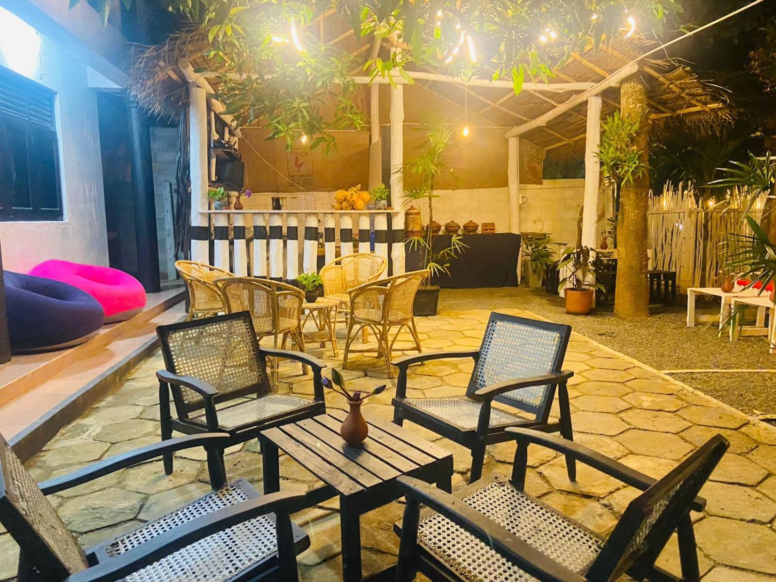 Hiricurry Hostel & Restaurant Dikwella Bagian luar foto